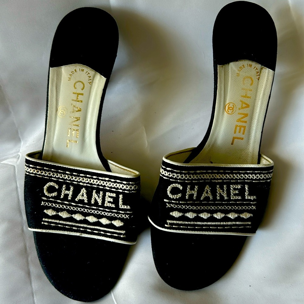 Chanel sandals 37.5